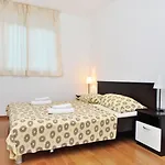 Adriatic Queen & Apartman *