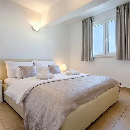 Adriatic Queen & Apartment