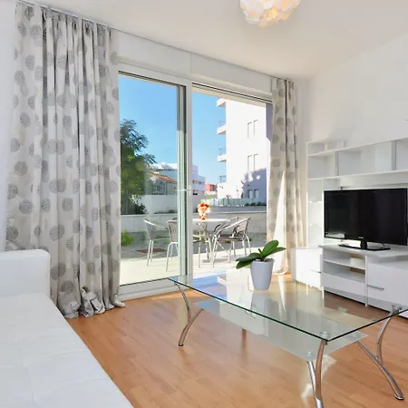 Adriatic Queen & アパート *