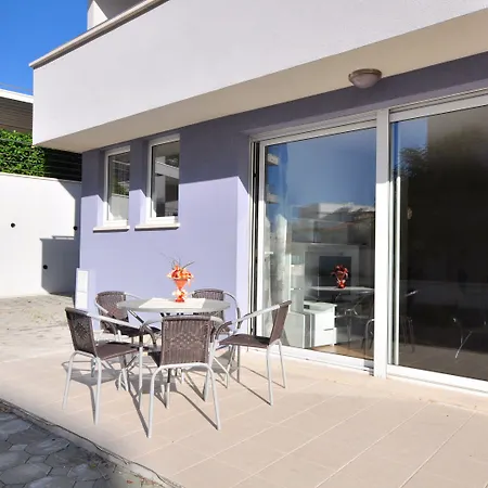 Adriatic Queen & アパート *